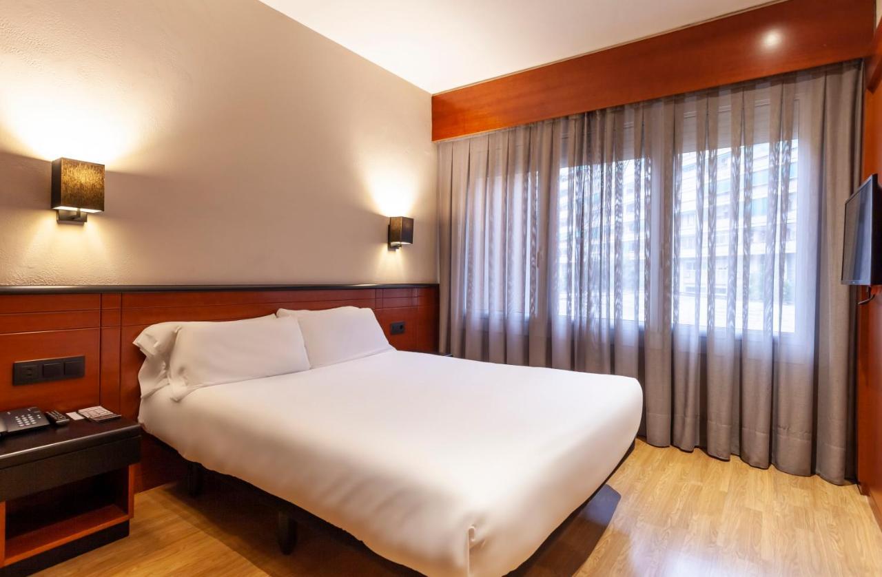 Hotel Derby Barcelone Extérieur photo